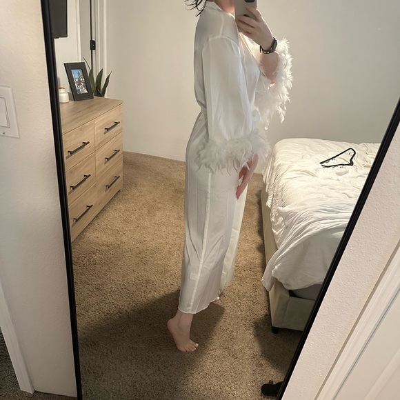 Belle and Bloom wedding day robe - Picture 6 of 6